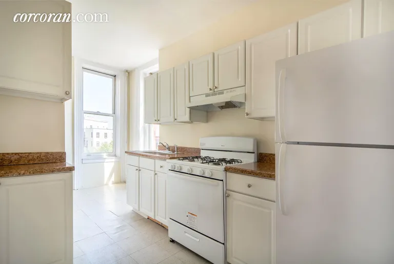 New York City Real Estate | View 814 Manhattan Avenue, 4R | room 2 | View 3