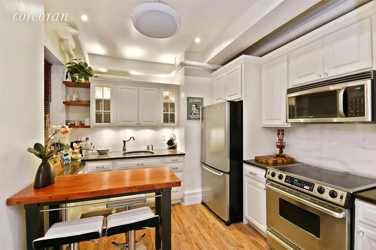 New York City Real Estate | View 73 Columbia Heights, GL1 | Kitchen | View 3