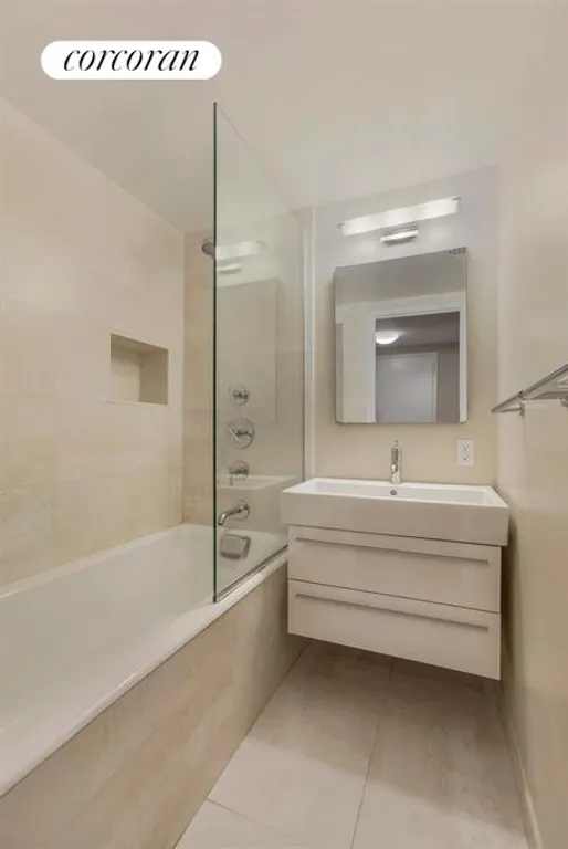 New York City Real Estate | View 15 East 91st Street, 3B | 2nd Master Bathroom | View 11