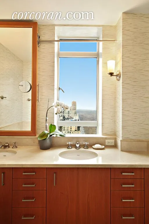 New York City Real Estate | View 25 Central Park West, 28Q | Master Bathroom | View 4