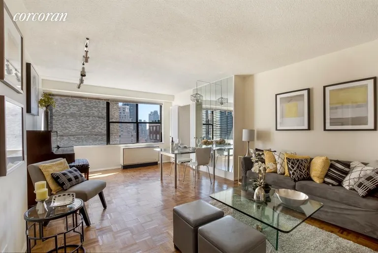 New York City Real Estate | View 1065 Park Avenue, 18D | So nice to come home to! | View 2