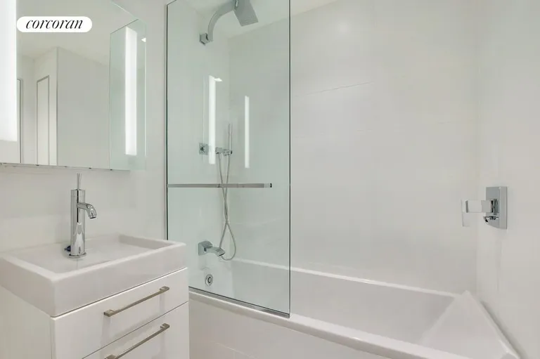 New York City Real Estate | View 20 West 64th Street, 40H | Bathroom | View 3