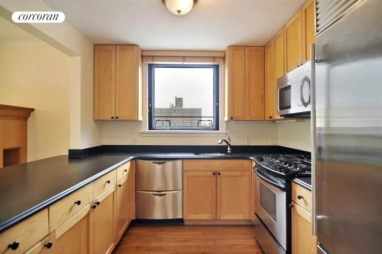 New York City Real Estate | View 203 West 90th Street, PHH | Windowed gourmet cook's kitchen | View 4