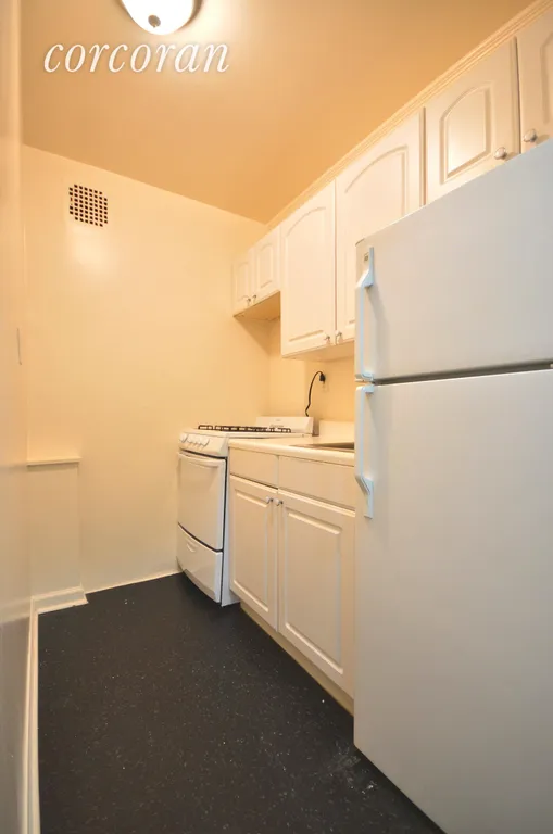 New York City Real Estate | View 222 East 75th Street, 6F | Separate Kitchen and Entry  | View 4
