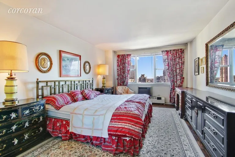 New York City Real Estate | View 340 East 80th Street, PHJ | room 3 | View 4