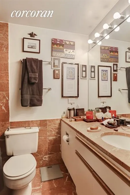 New York City Real Estate | View 201 West 74th Street, 12B | Bathroom | View 4