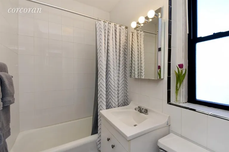 New York City Real Estate | View 230 East 71st Street, 6E | Bathroom | View 6