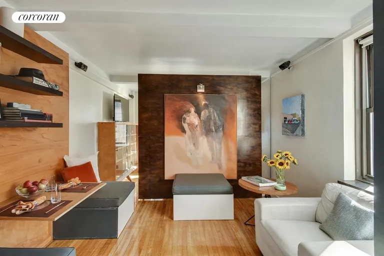 New York City Real Estate | View 200 West 20th Street, 1004 | Living Room | View 5