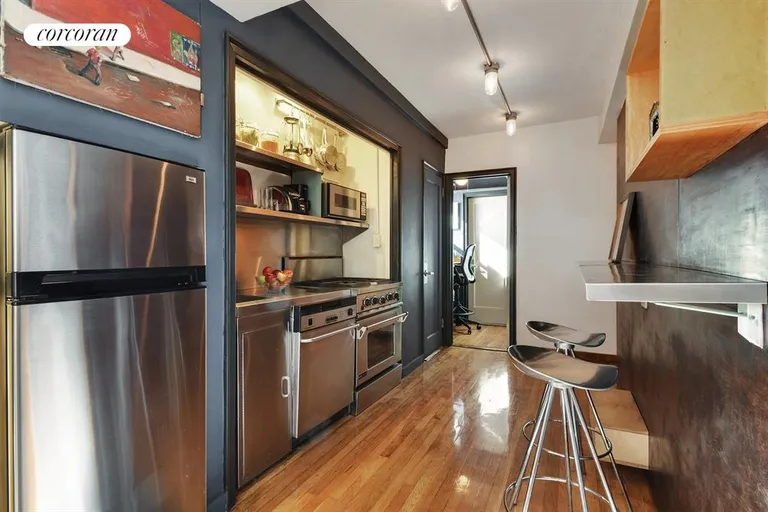 New York City Real Estate | View 200 West 20th Street, 1004 | Kitchen | View 2