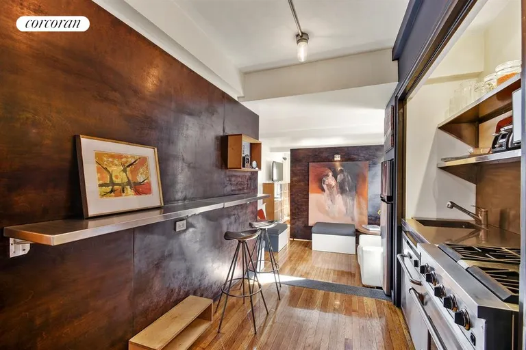 New York City Real Estate | View 200 West 20th Street, 1004 | Kitchen | View 7