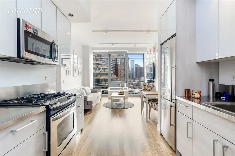 New York City Real Estate | View 550 West 54th Street, 1734 | Kitchen | View 3
