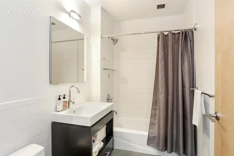 New York City Real Estate | View 550 West 54th Street, 1734 | Bathroom | View 5