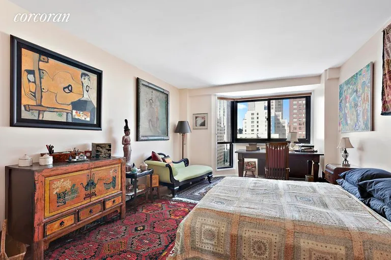New York City Real Estate | View 1725 York Avenue, 15G | King-Sized Master Bedroom with Walk-In Closet | View 4