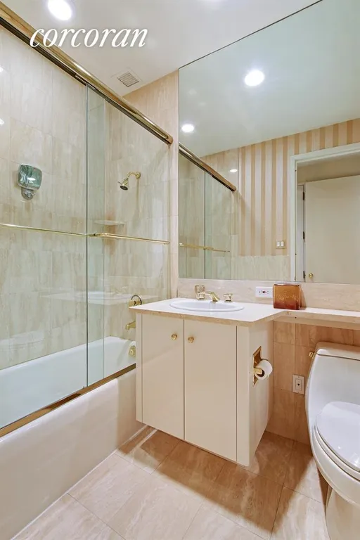 New York City Real Estate | View 1 Central Park West, 42B | 2nd Bathroom | View 17