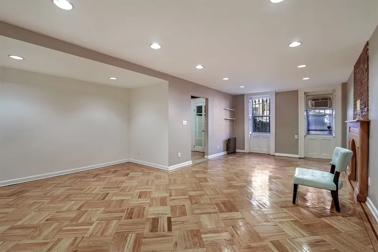 New York City Real Estate | View 255 6th Avenue, 1 | Living Room | View 8
