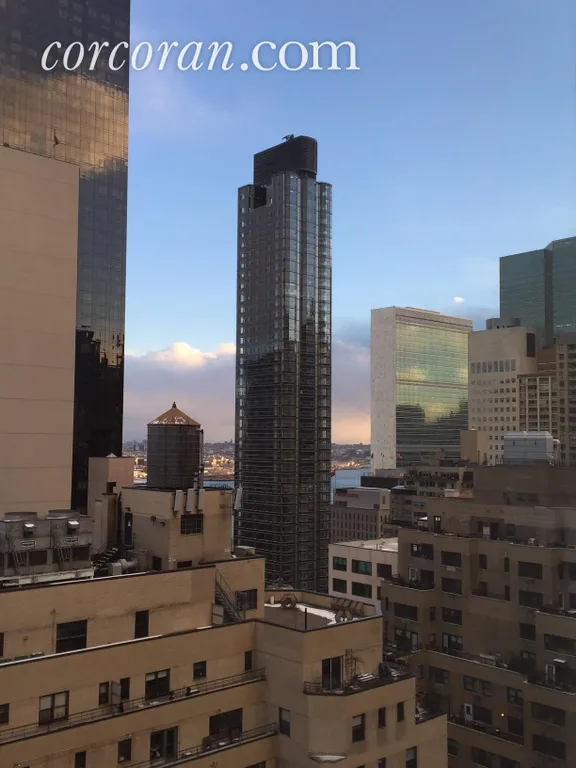 New York City Real Estate | View 250 East 49th Street, 19D | room 5 | View 6