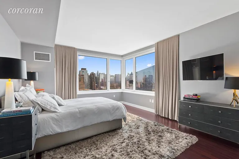 New York City Real Estate | View 80 Riverside Boulevard, PH2B | room 4 | View 5