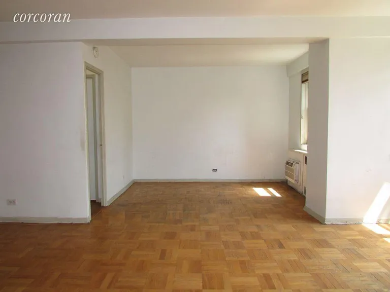 New York City Real Estate | View 30 West 60th Street, 9V | Sleeping Alcove | View 4