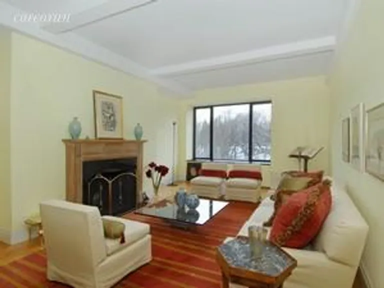 New York City Real Estate | View 1140 Fifth Avenue, 6B | Living Room | View 2