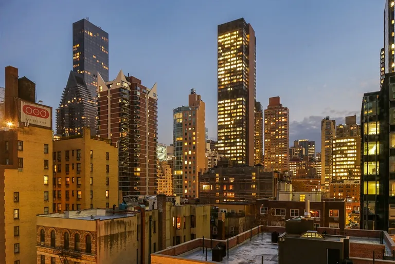 New York City Real Estate | View 211 East 51st Street, 10G | City and skyline views | View 4