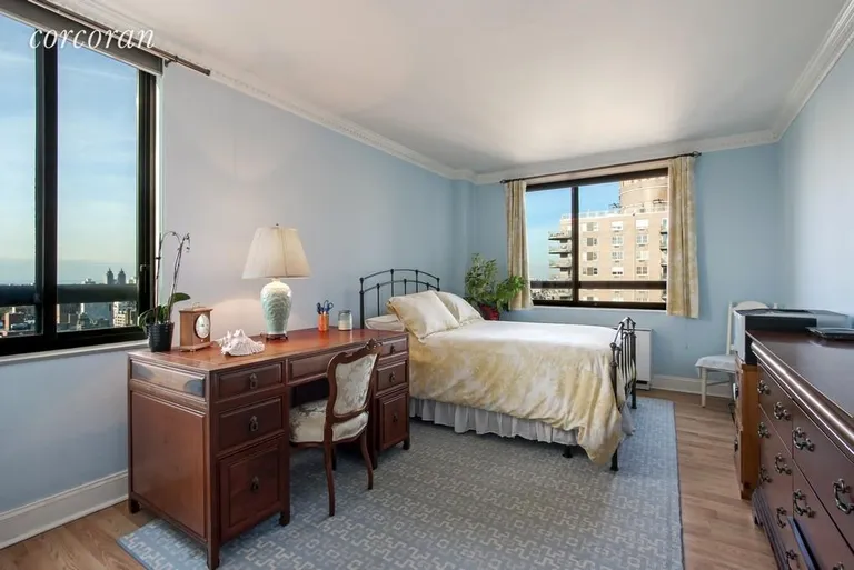 New York City Real Estate | View 171 East 84th Street, 32E | room 3 | View 4