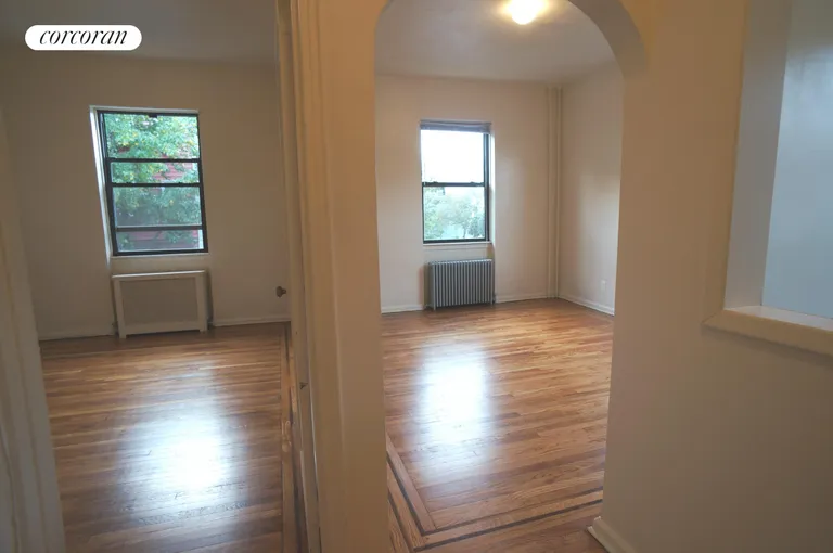 New York City Real Estate | View 292 Manhattan Avenue, 2F | room 4 | View 5