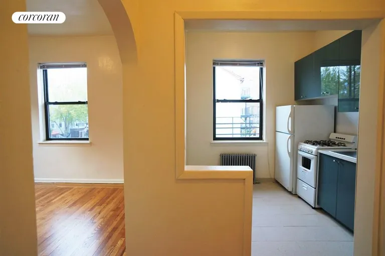 New York City Real Estate | View 292 Manhattan Avenue, 2F | room 3 | View 4