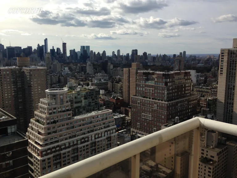 New York City Real Estate | View 200 East 89th Street, 40E | room 2 | View 3