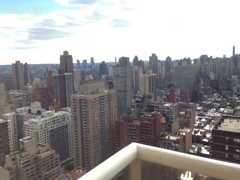 New York City Real Estate | View 200 East 89th Street, 40E | room 3 | View 4