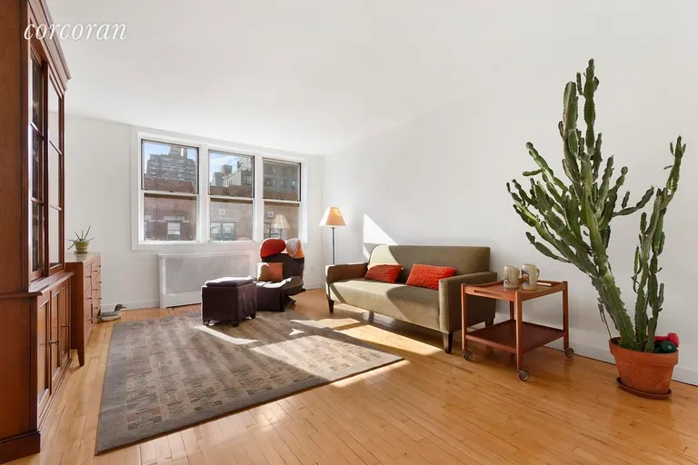 New York City Real Estate | View 515 East 88th Street, 5K | 2 Beds, 2 Baths | View 1