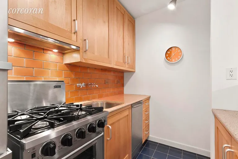 New York City Real Estate | View 515 East 88th Street, 5K | room 2 | View 3