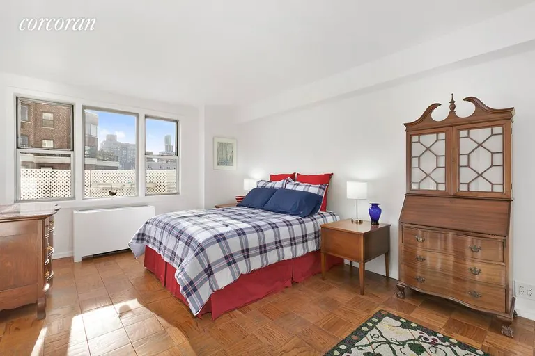New York City Real Estate | View 201 East 36th Street, 18B | 4 | View 6