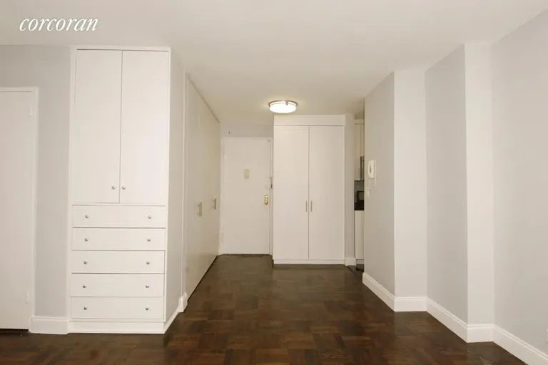 New York City Real Estate | View 301 East 64th Street, 9J | room 2 | View 3