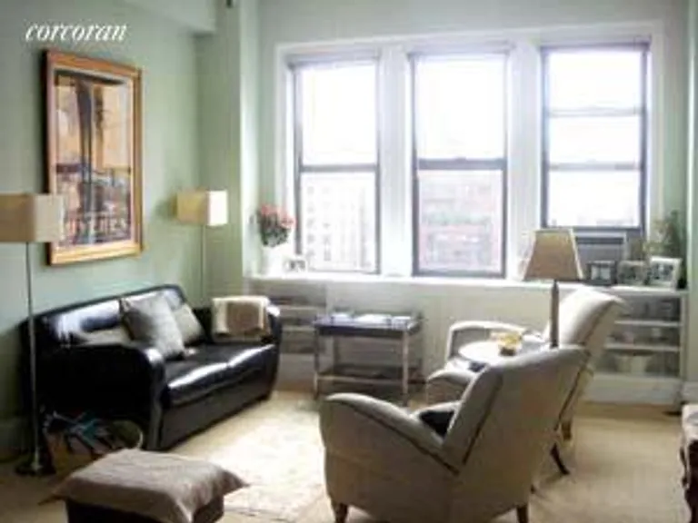 New York City Real Estate | View 157 East 72nd Street, 9AB | 2 Beds, 2 Baths | View 1