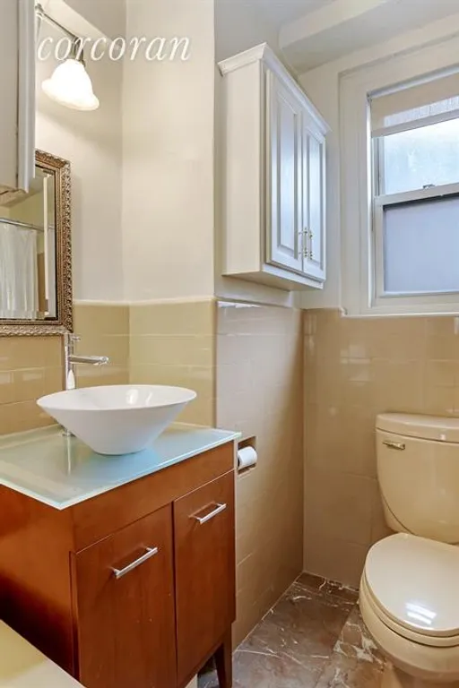 New York City Real Estate | View 419 East 57th Street, 14D | Bathroom | View 12