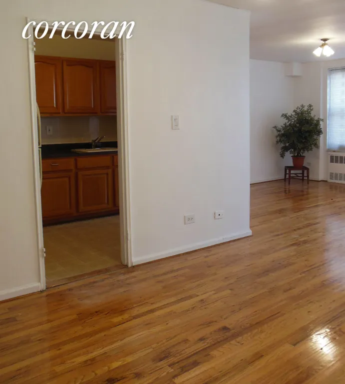 New York City Real Estate | View 350 Ocean Parkway, 5M | room 3 | View 4