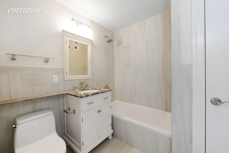 New York City Real Estate | View 555 Main Street, 1608 | room 3 | View 4