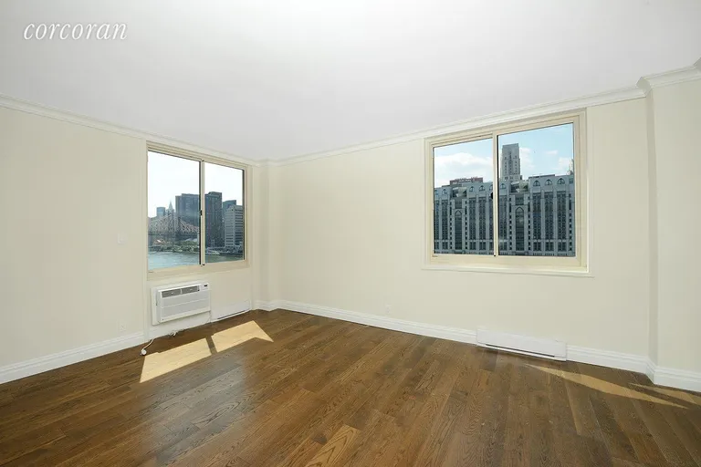 New York City Real Estate | View 575 Main Street, 1004 | room 7 | View 8