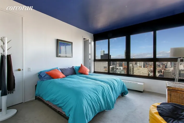 New York City Real Estate | View 100 United Nations Plaza, 48A-PH | Bedroom has 2 walk-in closets and marble Bathroom | View 6