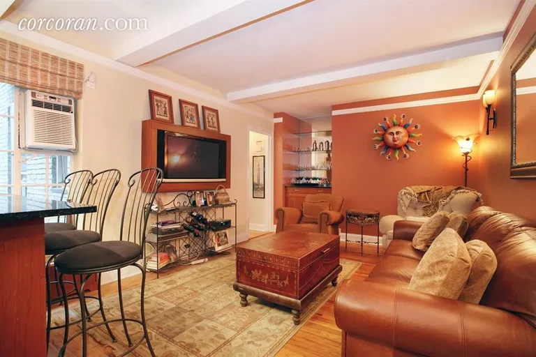New York City Real Estate | View 333 East 43rd Street, 305 | 2 Beds, 1 Bath | View 1