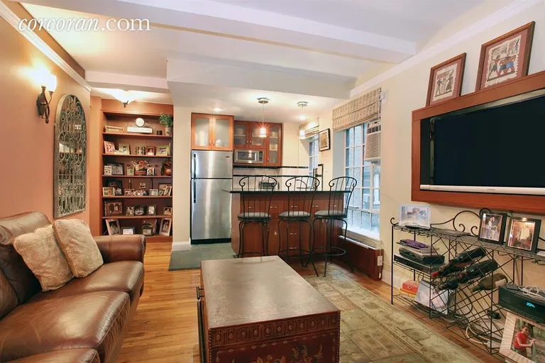 New York City Real Estate | View 333 East 43rd Street, 305 | room 1 | View 2