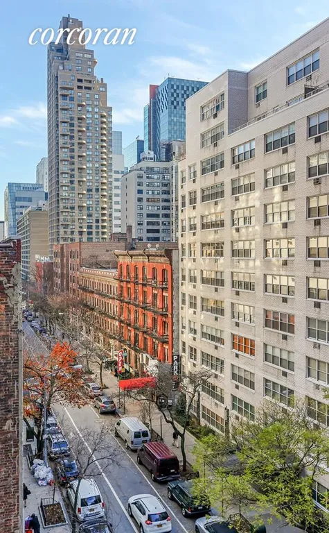 New York City Real Estate | View 300 East 71st Street, 7F | room 2 | View 3
