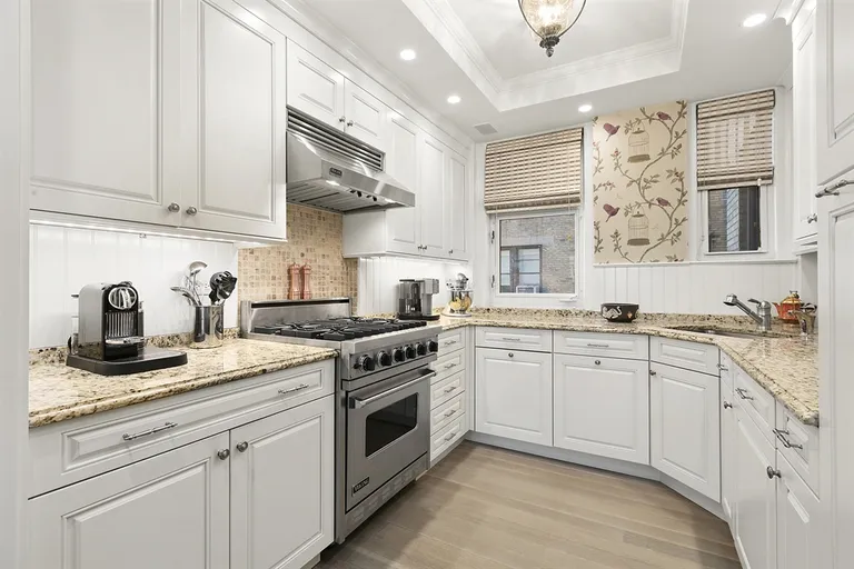 New York City Real Estate | View 33 Riverside Drive, 13AB | Brilliantly designed cook's kitchen | View 8