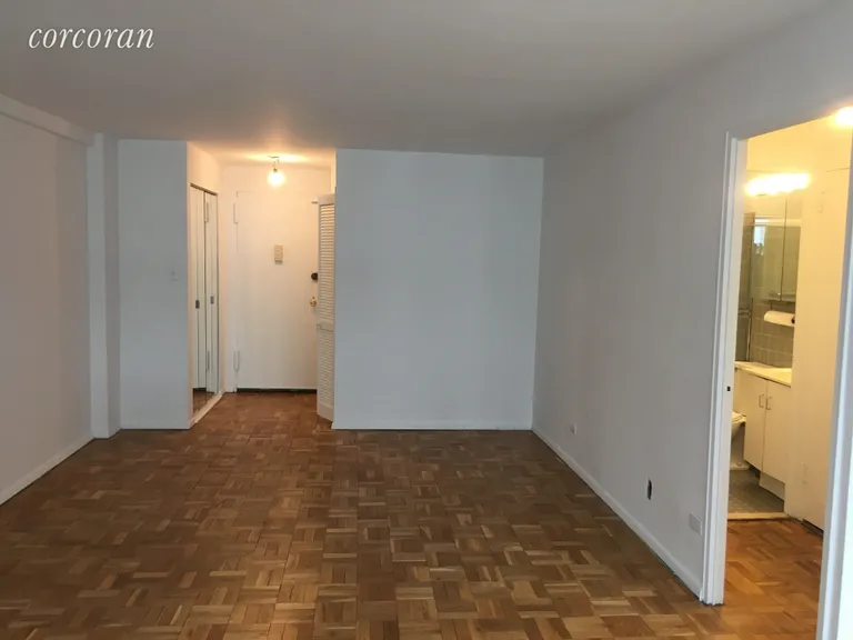 New York City Real Estate | View 310 East 70th Street, 5G | room 1 | View 2