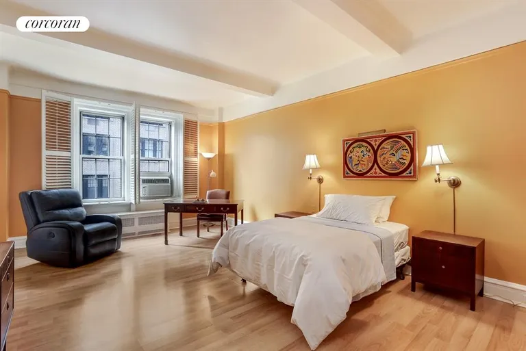 New York City Real Estate | View 885 Park Avenue, 9B | Master Bedroom | View 5