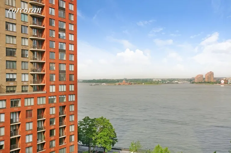 New York City Real Estate | View 333 Rector Place, 1105 | room 2 | View 3