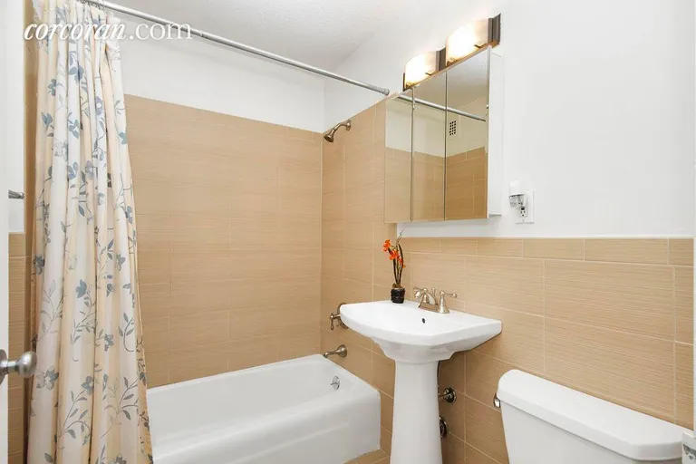 New York City Real Estate | View 1601 Third Avenue, 10D | Renovated Bathroom | View 5