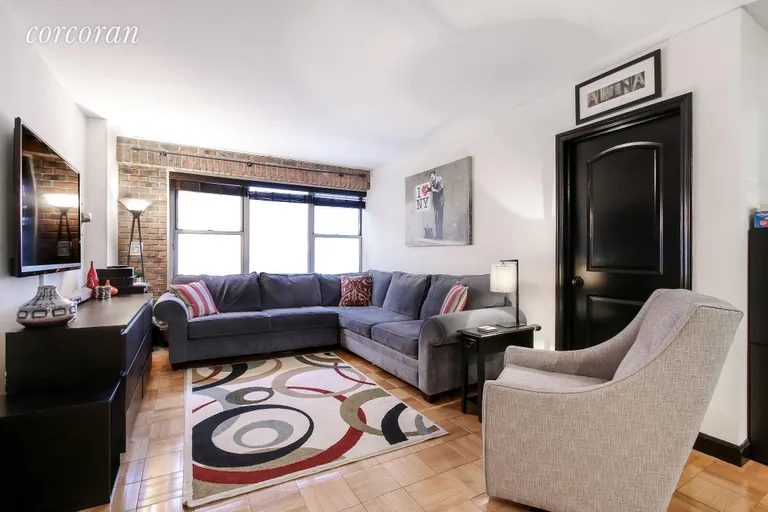 New York City Real Estate | View 136 East 56th Street, 2J | room 1 | View 2