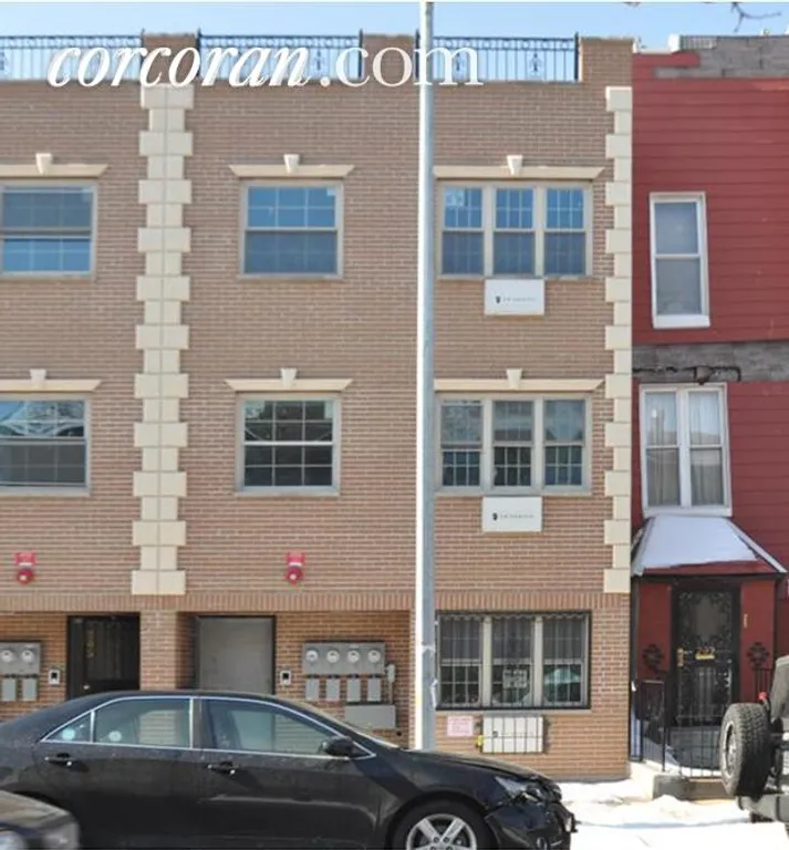 New York City Real Estate | View 207 Palmetto Street, 2R | room 5 | View 6