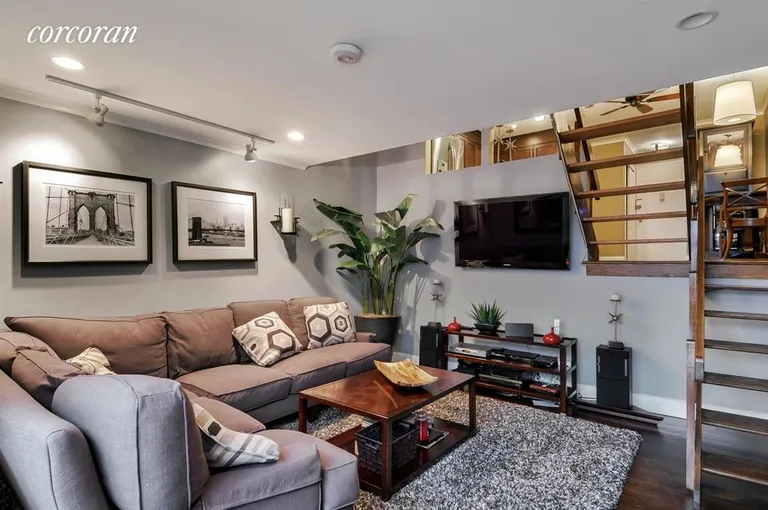 New York City Real Estate | View 225 East 86th Street, 802 | Living Room | View 3